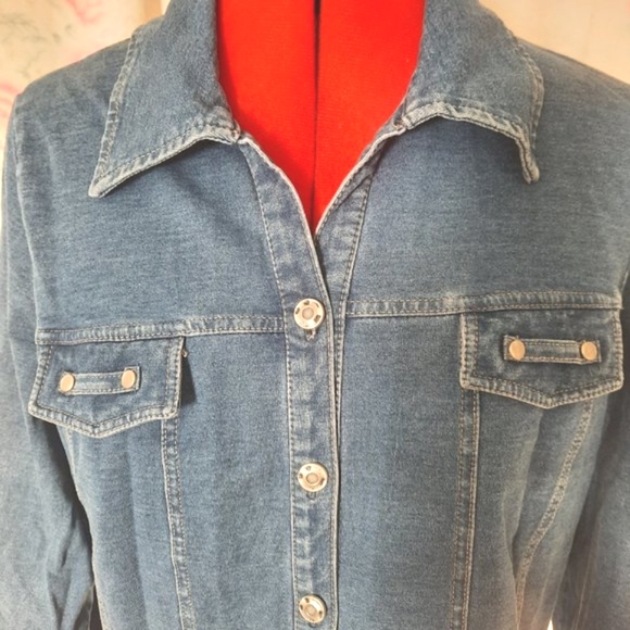 Casual light jean jacket/button down top - Picture 3 of 7